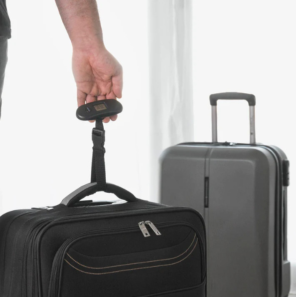 Позволява премерване теглото на багаж с максимална товароносимост до 40 кг.