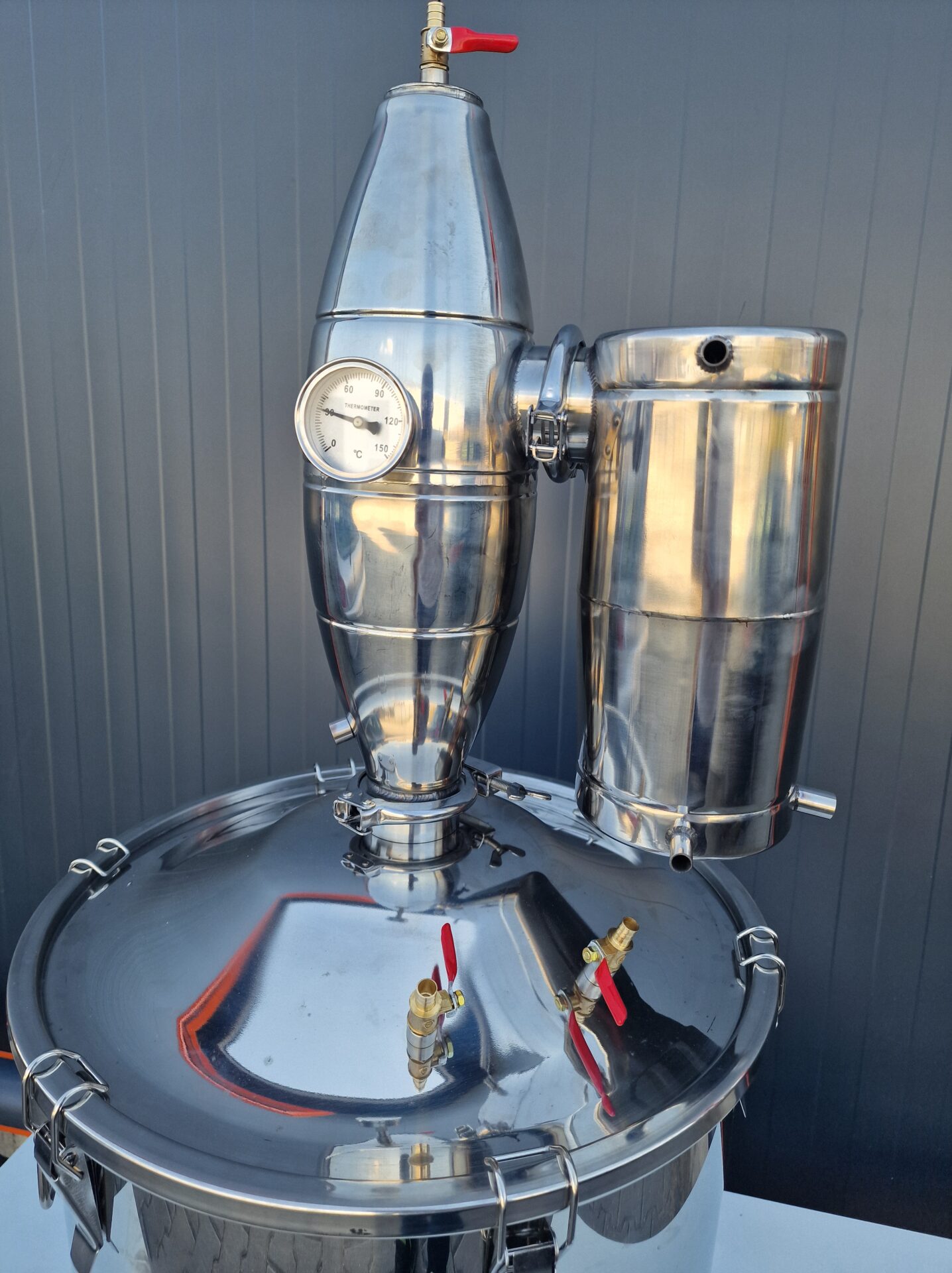 Казан за ракия от неръждаема стомана Vevor D346-70, Вместимост 70 литра, Термометър, Керамични топчета за пречистване, Циркулационна водна помпа - Image 5