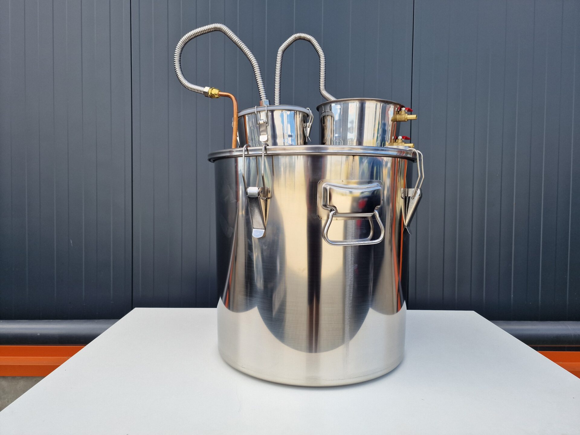 Казан за ракия Vevor V558-50, Вместимост 50 литра, Неръждавейка и медни серпентини, Термометър, Циркулационна помпа - Image 3