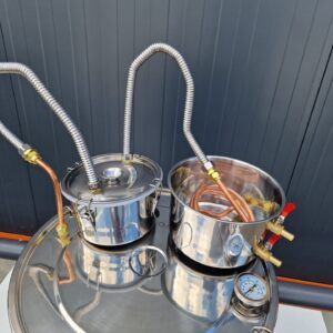 тъмпър казан и охладител показани от близо