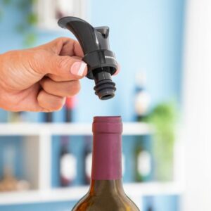 2 in 1 wine stopper with pourer and aerator wintopp innovagoods 660742 3