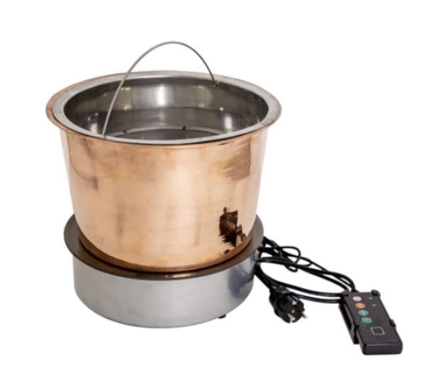 Меден казан за ракия с поставена неръждаема кошница